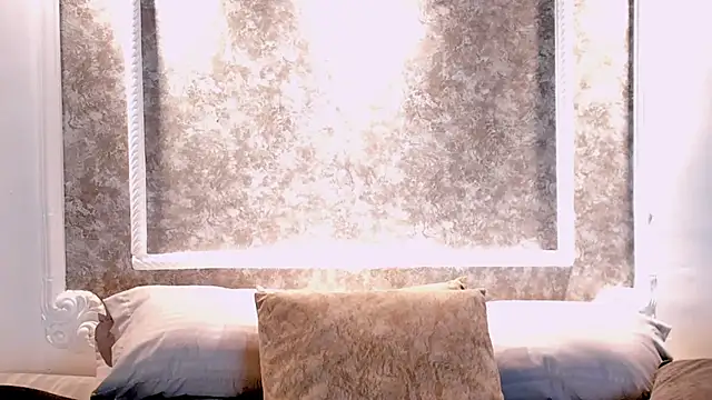 _victoriaa__lois' Live XXX Chat