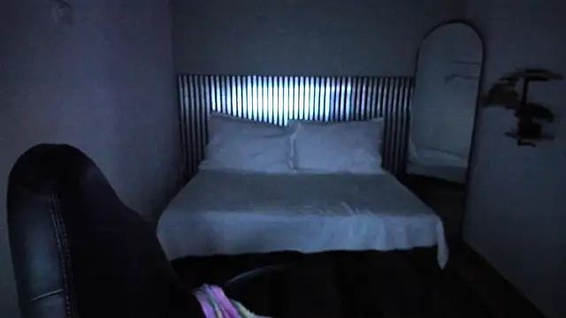 Little_Alli's Webcam Show