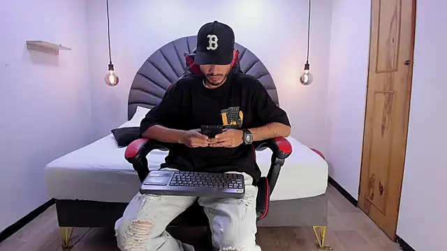 MatthewCullen's Live XXX Chat