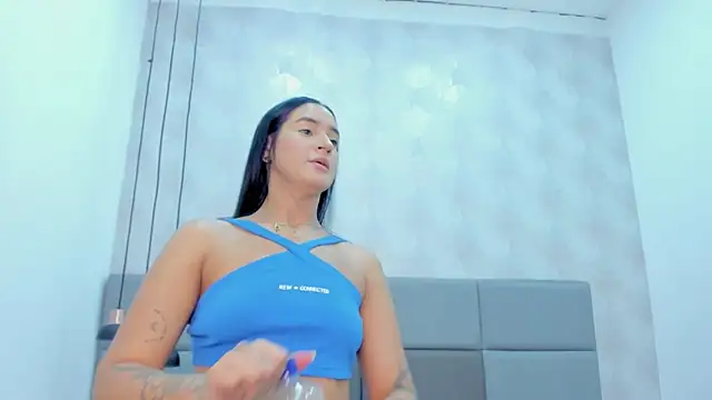 Chatroom XXX en direct de Emily_luve