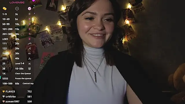 YummyTira's Live XXX Chat