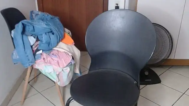 bustycarly's Live XXX Chat