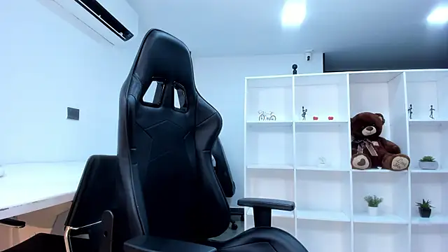 natural_bigboobs' Live XXX Chat