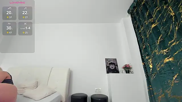 innocent_eva1's Live XXX Chat