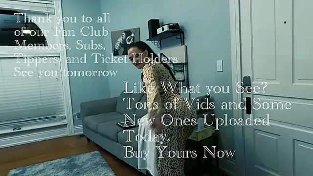 RhiCon's Live XXX Chat