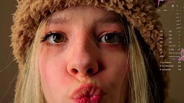 TiffinyMergist Adlı Modelin Canlı XXX Sohbeti