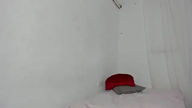 Laura_and_Kevin Adlı Modelin Canlı XXX Sohbeti