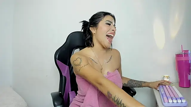 Show de evelynrojas na webcam