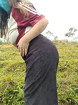 Muna_LM's Live XXX Chat