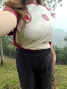 Muna_LM Chat XXX in diretta