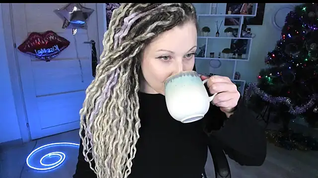 HoneySallyMoore's Live XXX Chat