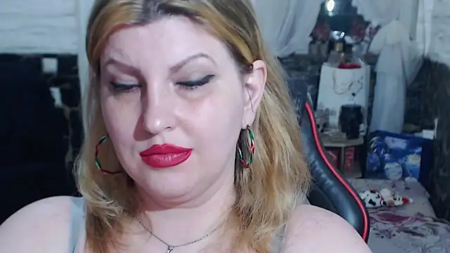 piticaforever's Live XXX Chat