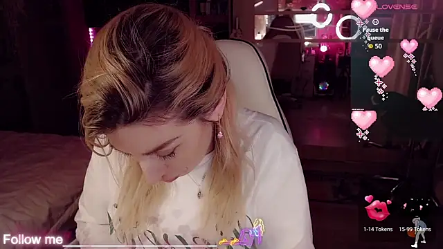 AnnieGOld_'s Live XXX Chat