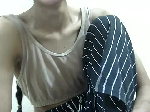 Anu_tiny's Live XXX Chat