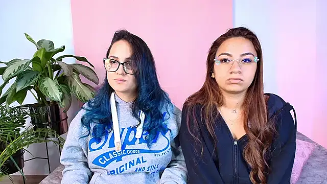 Chat XXX ao vivo de Jules_n_Gia