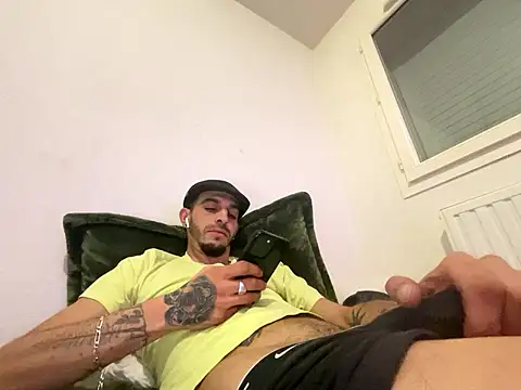 Rebeu313's Webcam Show