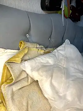 kim_zaratte Adlı Modelin Canlı XXX Sohbeti