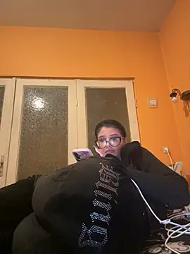 SirenLisa69 Adlı Modelin Canlı XXX Sohbeti