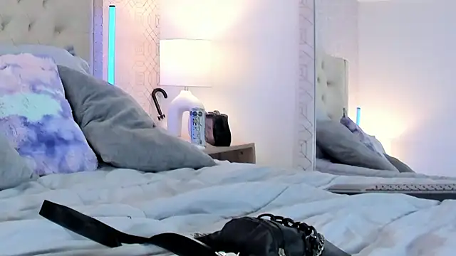 SuccubusDolly: онлайн-секс-чат