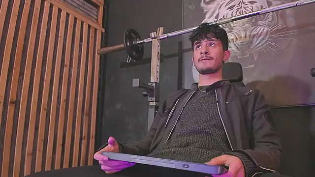 DimitriDeluxeのライブXXXチャット