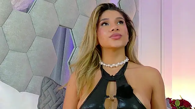 Chat XXX en directo de NicoleArmani