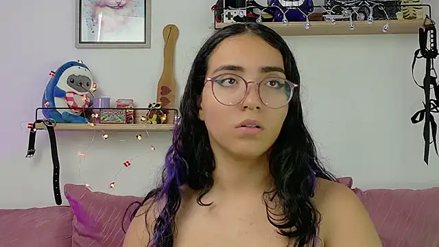 LucyDerby's Live XXX Chat