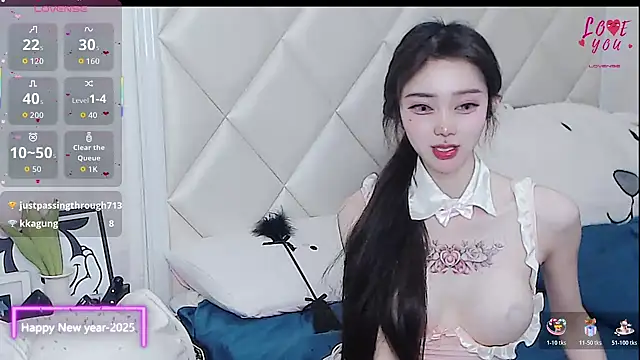 YAOYAO-2025's Live XXX Chat