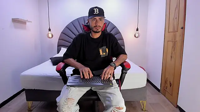 Онлайн чат XXX MatthewCullen