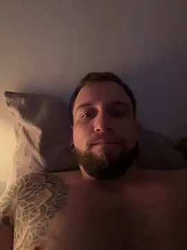 Chubandchaser's Live XXX Chat