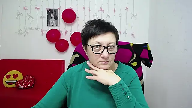 EmilyL0ve's Live XXX Chat