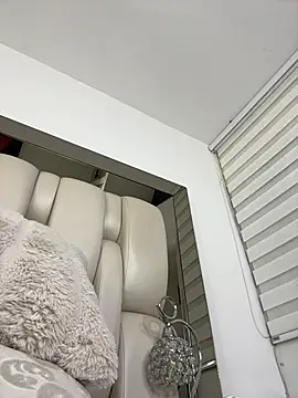 ALISSON_FOXXX1 即時 XXX 聊天