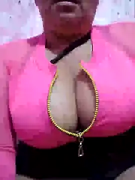 Amarantha25's Live XXX Chat