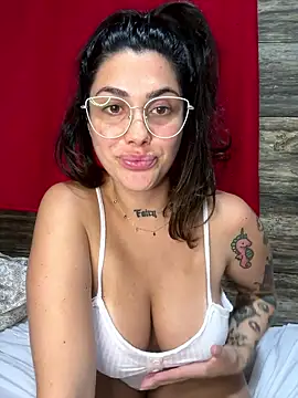 tiphanyari's Live XXX Chat