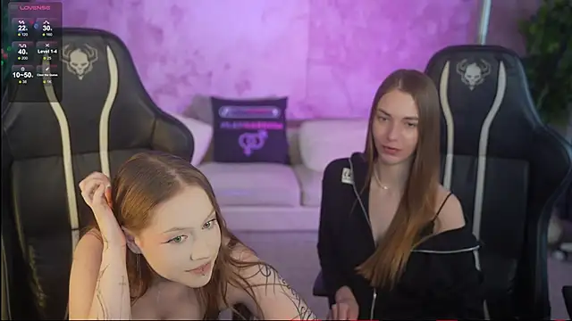 Esmie_Smile live XXX chat