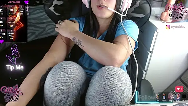 Mysticdooll69's Live XXX Chat