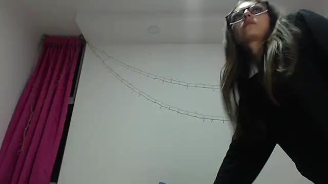 Aurora_blossom__のライブXXXチャット