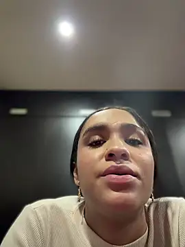 Isabella-Teen's Live XXX Chat