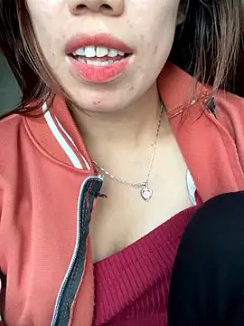 nhinhi-sexyのライブXXXチャット