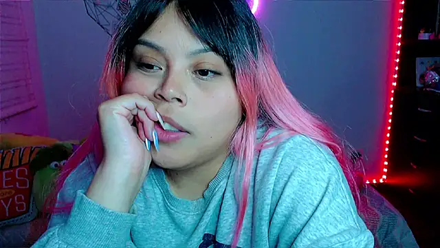 Chat XXX en directo de EllieMoonX