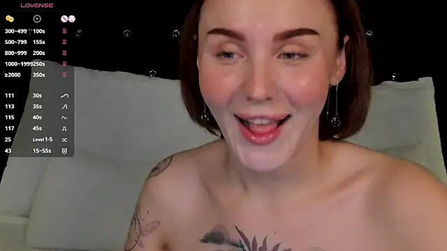 LianaFordのライブXXXチャット