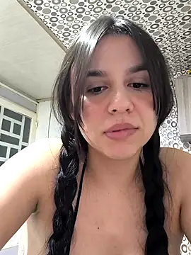 Daniela-rosee: онлайн-секс-чат