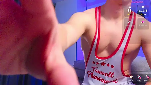 S3Xyes' Live XXX Chat