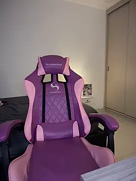 Hips_hannah: онлайн-секс-чат