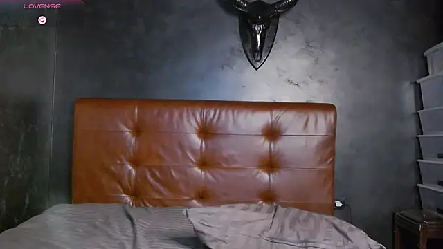 DanielCrush1 即時 XXX 聊天