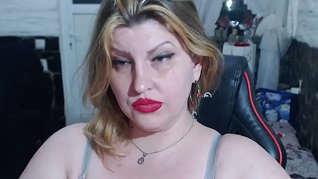 piticaforever's Live XXX Chat