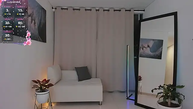 Chat XXX en directo de roxie_gates_