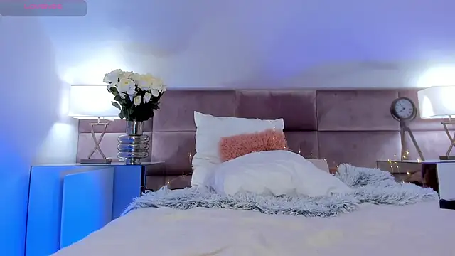 MiaMuse's Live XXX Chat