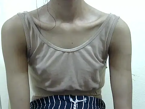 Chatroom XXX en direct de Anu_tiny