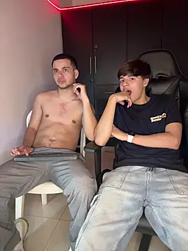 Chatroom XXX en direct de Liam_Mateo