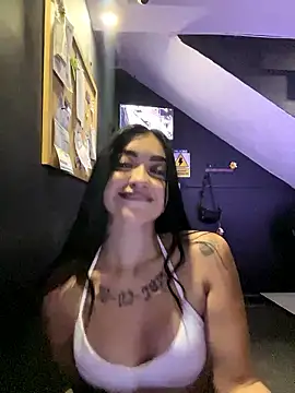 Онлайн чат XXX kathecute__